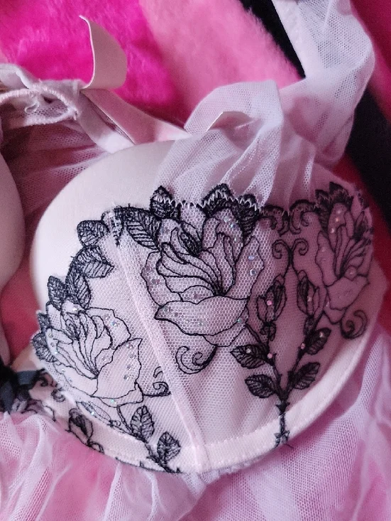 Victoria's Secret Pink Sheer Lace-Trim Babydoll Chemise - Picture 4 of 6